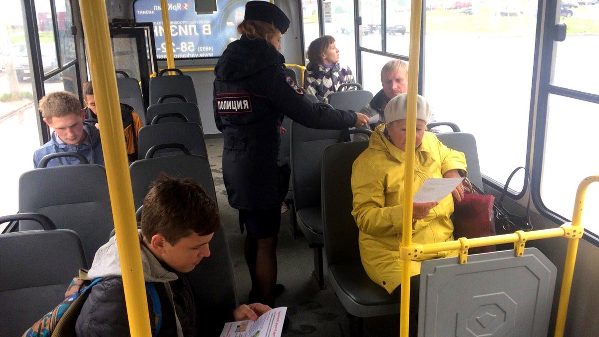 Автобусы и троллейбусы в России хотят оборудовать тревожной кнопкой