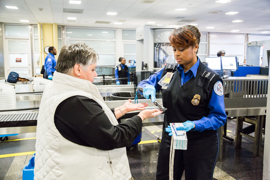 Скрининг пассажиров посредством наблюдения в аэропортах США