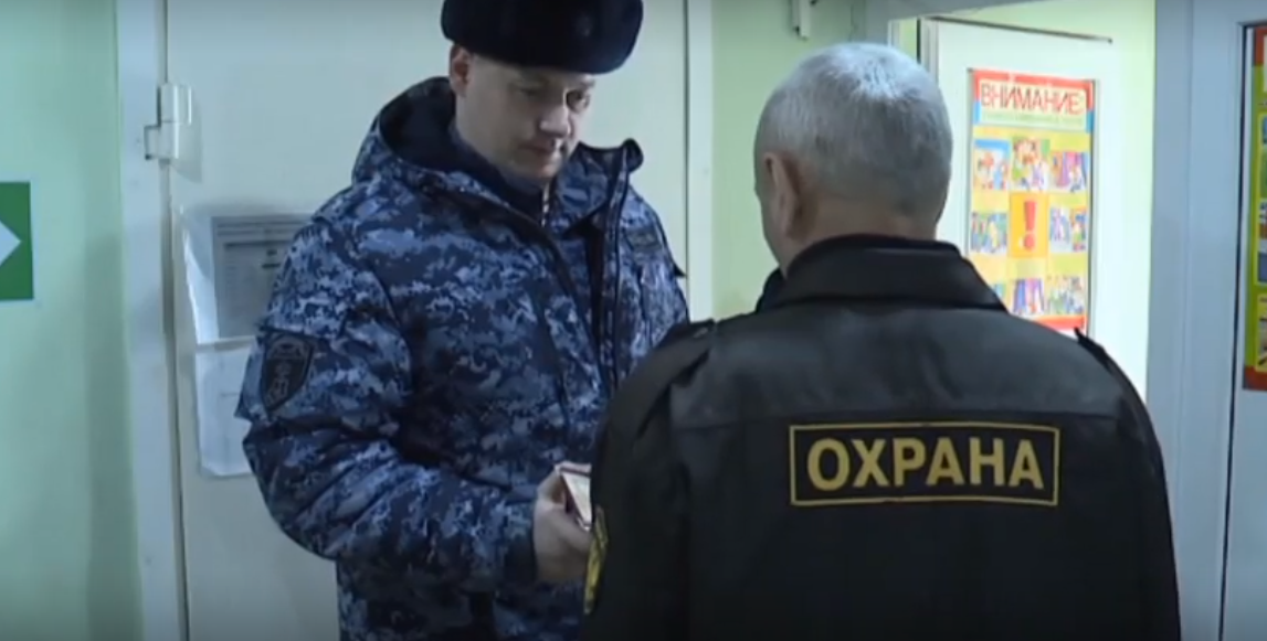 Росгвардия Тамбовской области проверила безопасность оружейных комнат