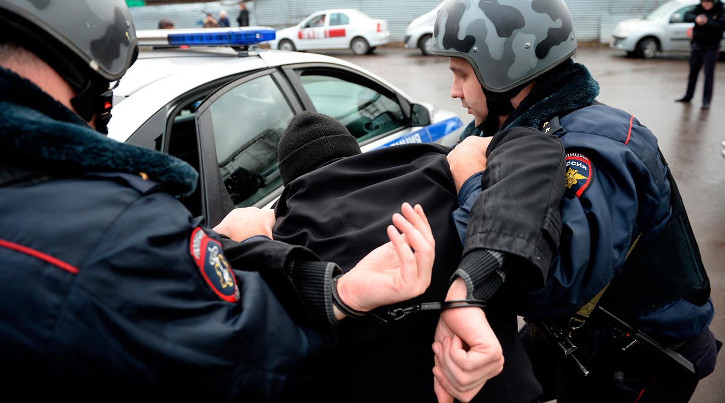 Петербургская полиция задержала охранников по подозрению в краже 2 млн из ЧОПа