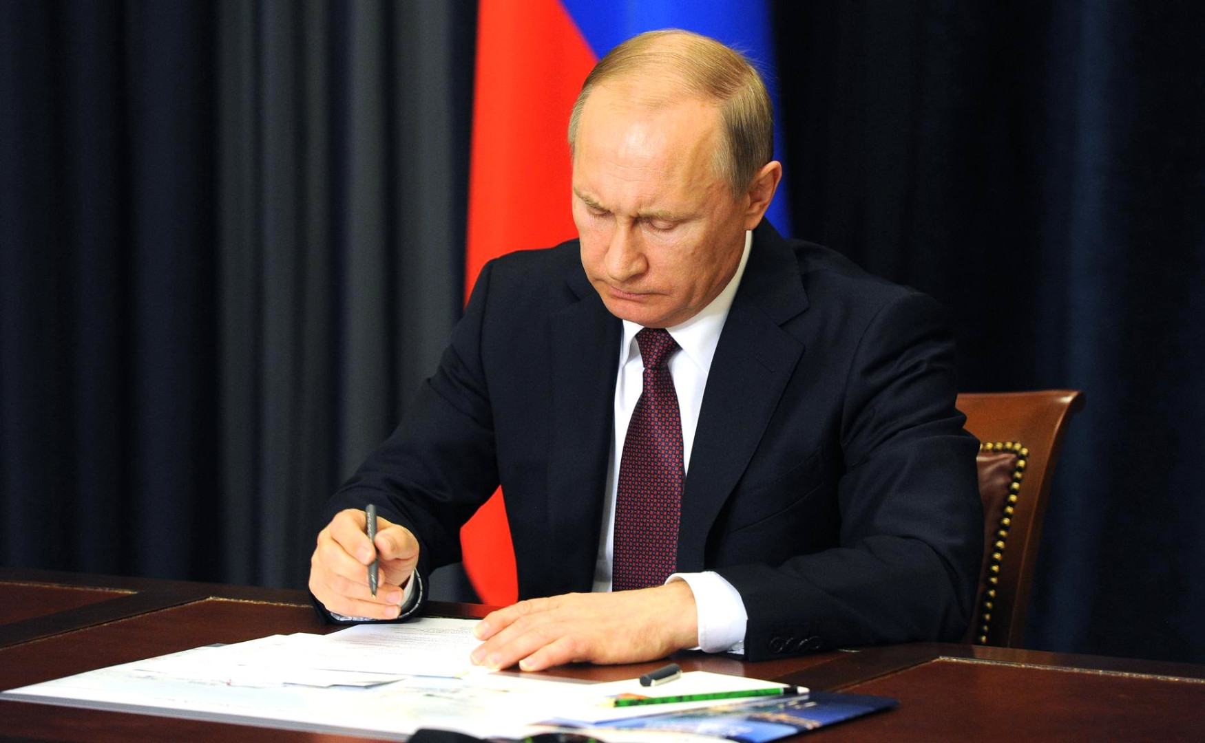 Путин подписал закон об охране аэропортов и инфраструктуры