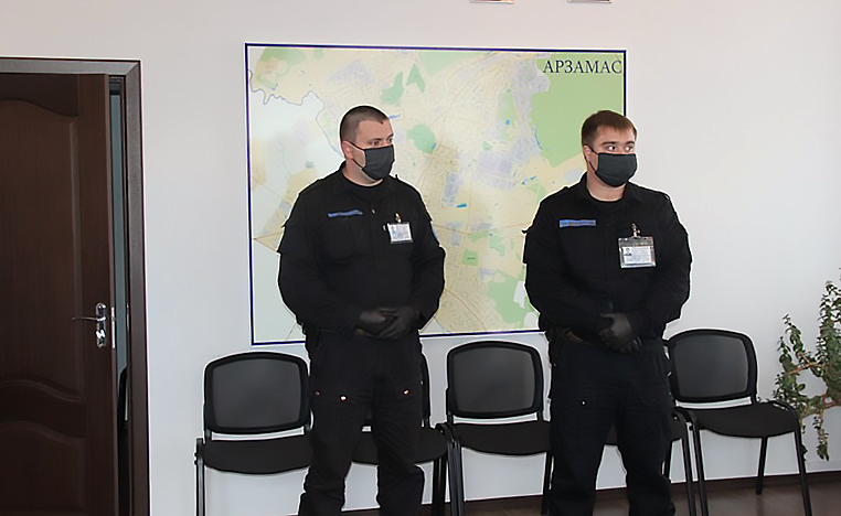 Начальник арзамасской полиции поблагодарил сотрудников ЧОПа за помощь в раскрытии преступления
