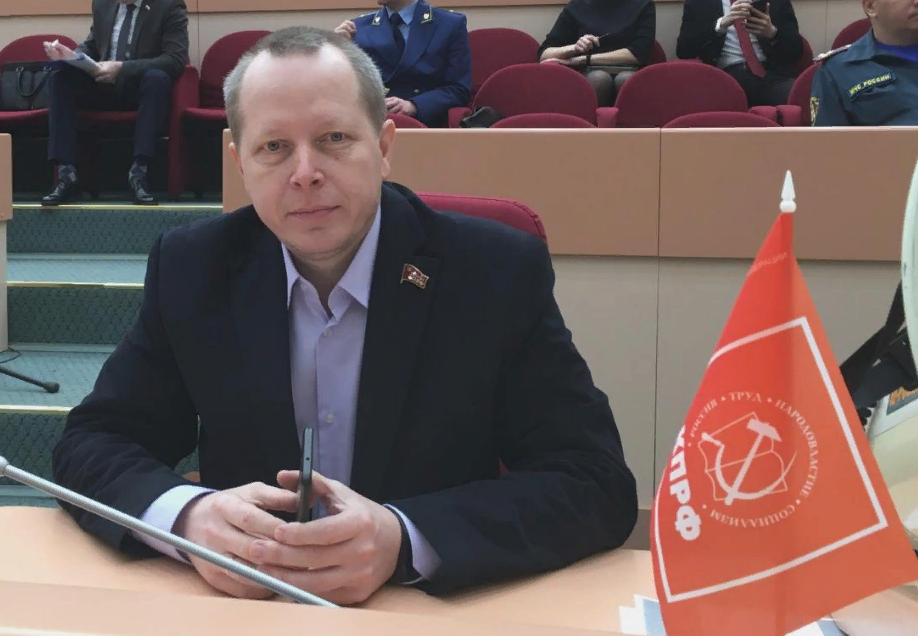 Саратовской облдуме посоветовали сменить ЧОП из-за нападения на депутата