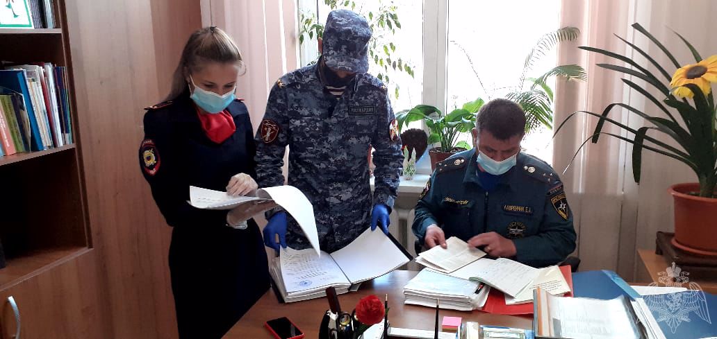 Сотрудники Росгвардии проверили безопасность школ в Северных районах Красноярского края