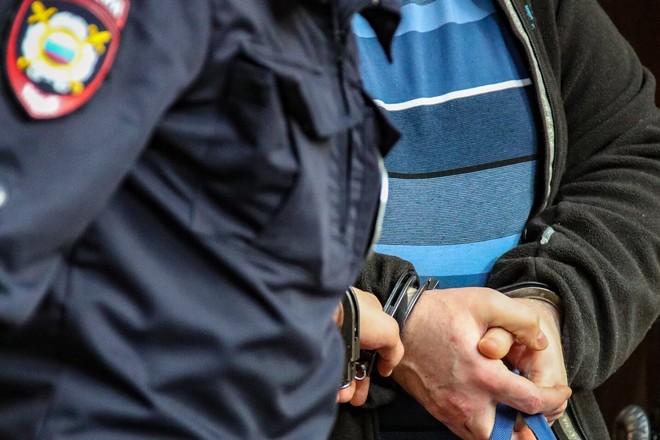В Саратове осудили охранников за вымогательство полмиллиона рублей