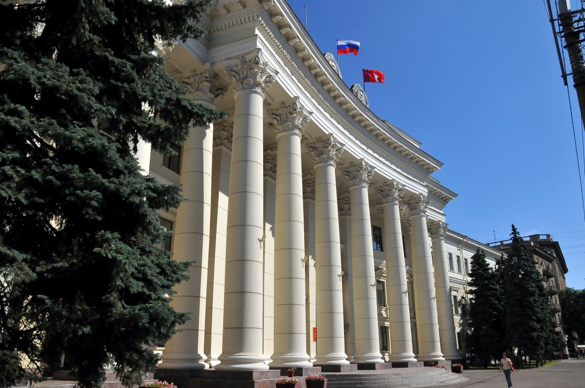 В Волгограде чиновники администрации наняли себе охрану за 32 миллиона