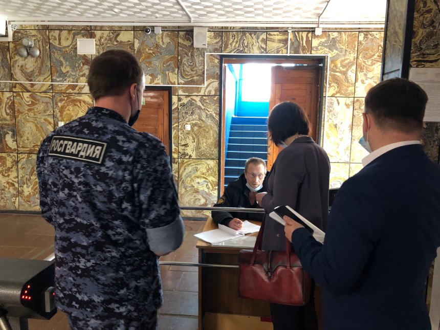 В Вологде прошли мероприятия общественного контроля качества оказания охранных услуг в учебных заведениях