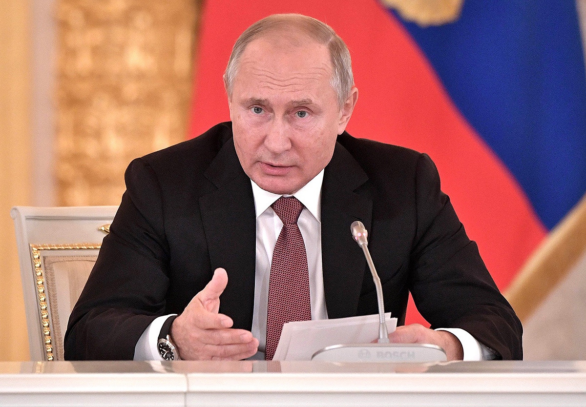 Путин поручил к августу внедрить в школах единый подход к безопасности