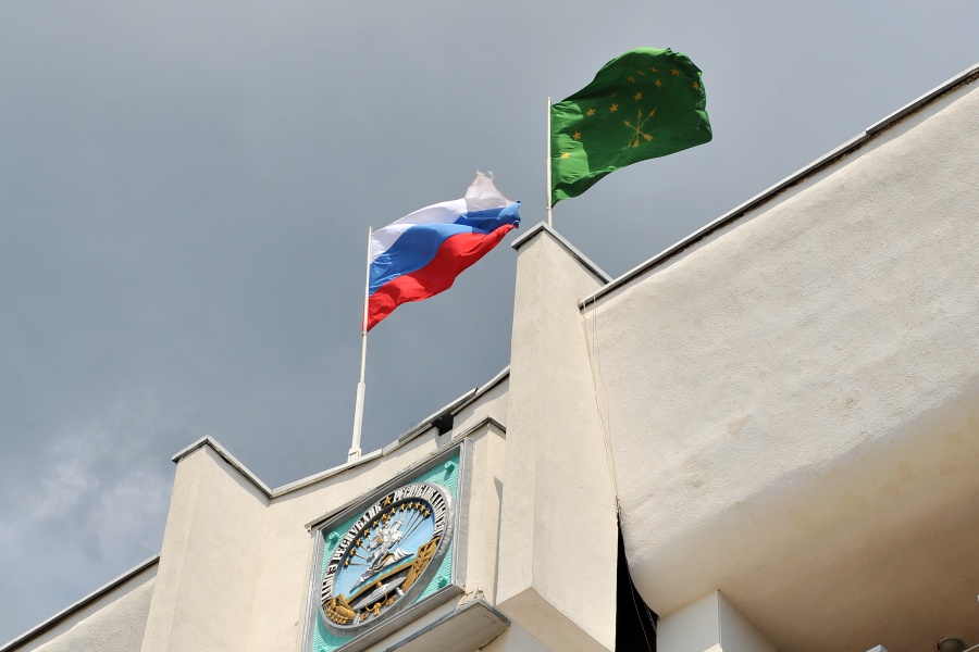Власти Адыгеи выделили 12 млн рублей на безопасность школ