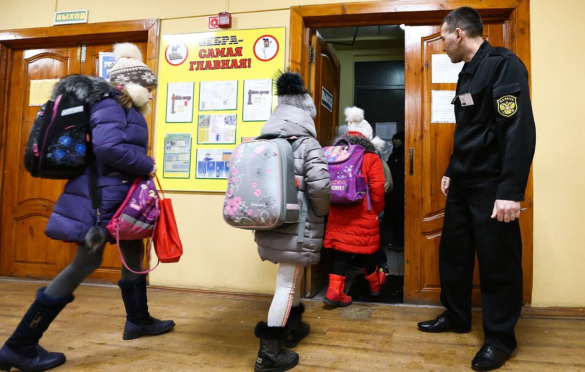 Во Владимире потратят 15,4 млн рублей на охрану 35 школ