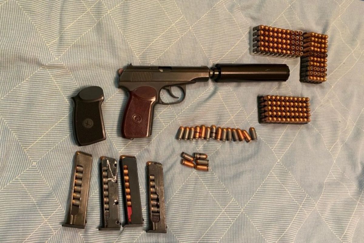 В Рязани охранник незаконно хранил у себя боевой пистолет с глушителем и патроны
