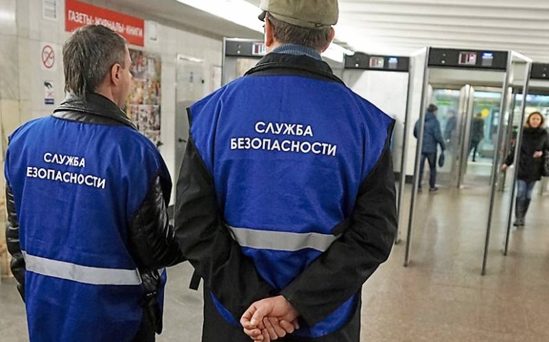 В метро Петербурга усилили контроль  сотрудниками ТБ на станциях и в вестибюлях