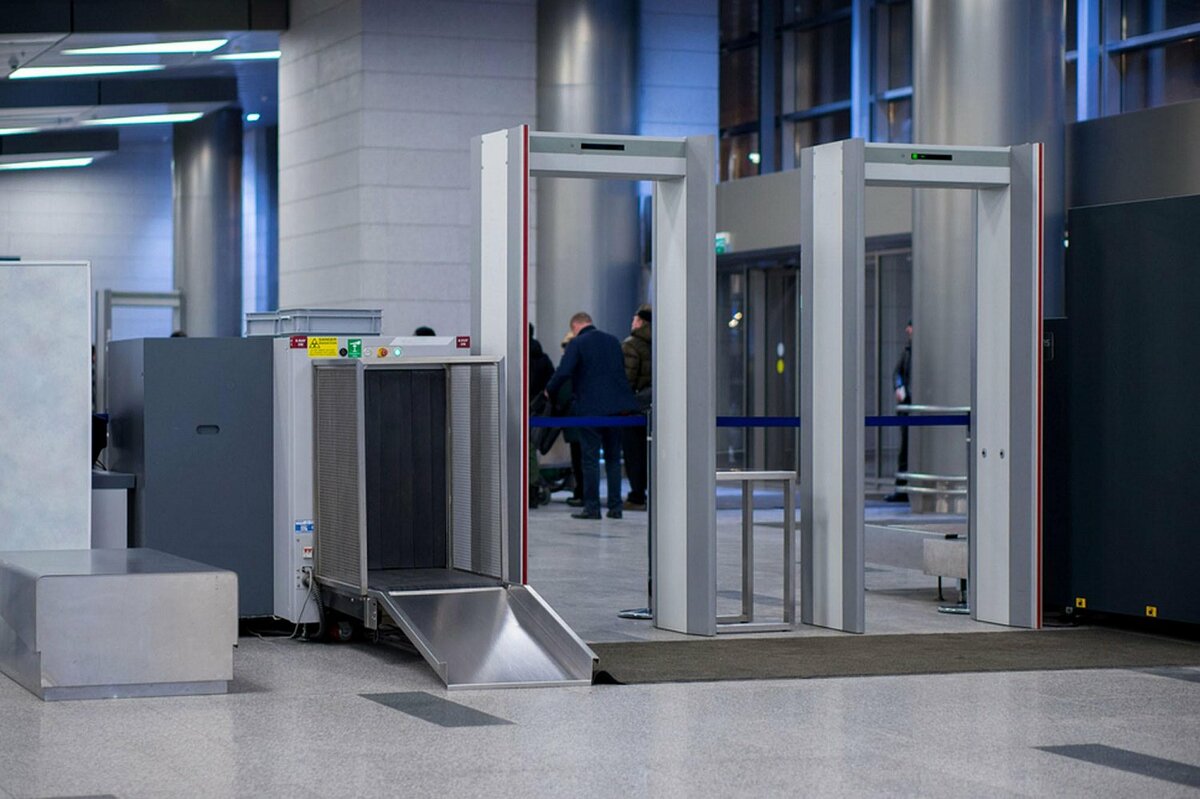В аэропортах ЯНАО установят новые металлодетекторы и интроскопы