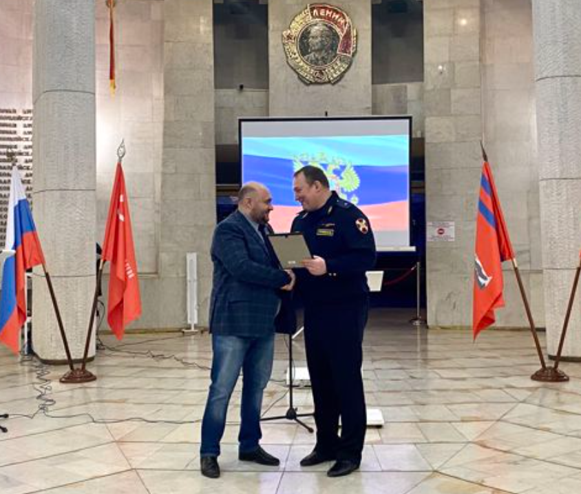 Начальник Управления Росгвардии по Волгоградской области наградил лучших охранников регионов