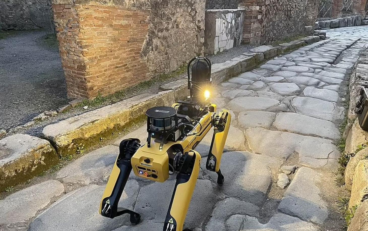 Археологический комплекс Помпеи нанял на работу робота-собаку