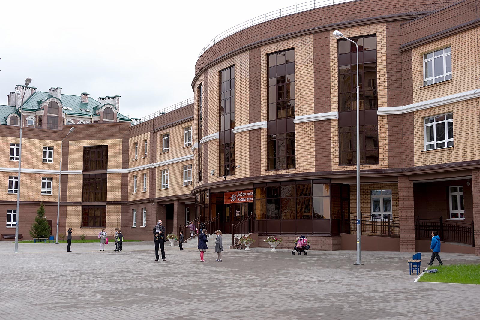В Казани проверили безопасность школ