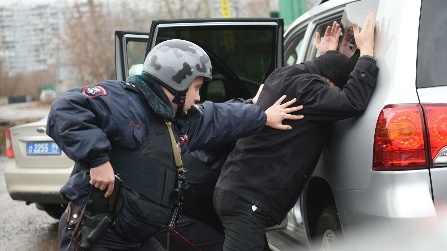 В Новотроицке сотрудники ЧОП совместно с инспекторами ДПС задержали преступника